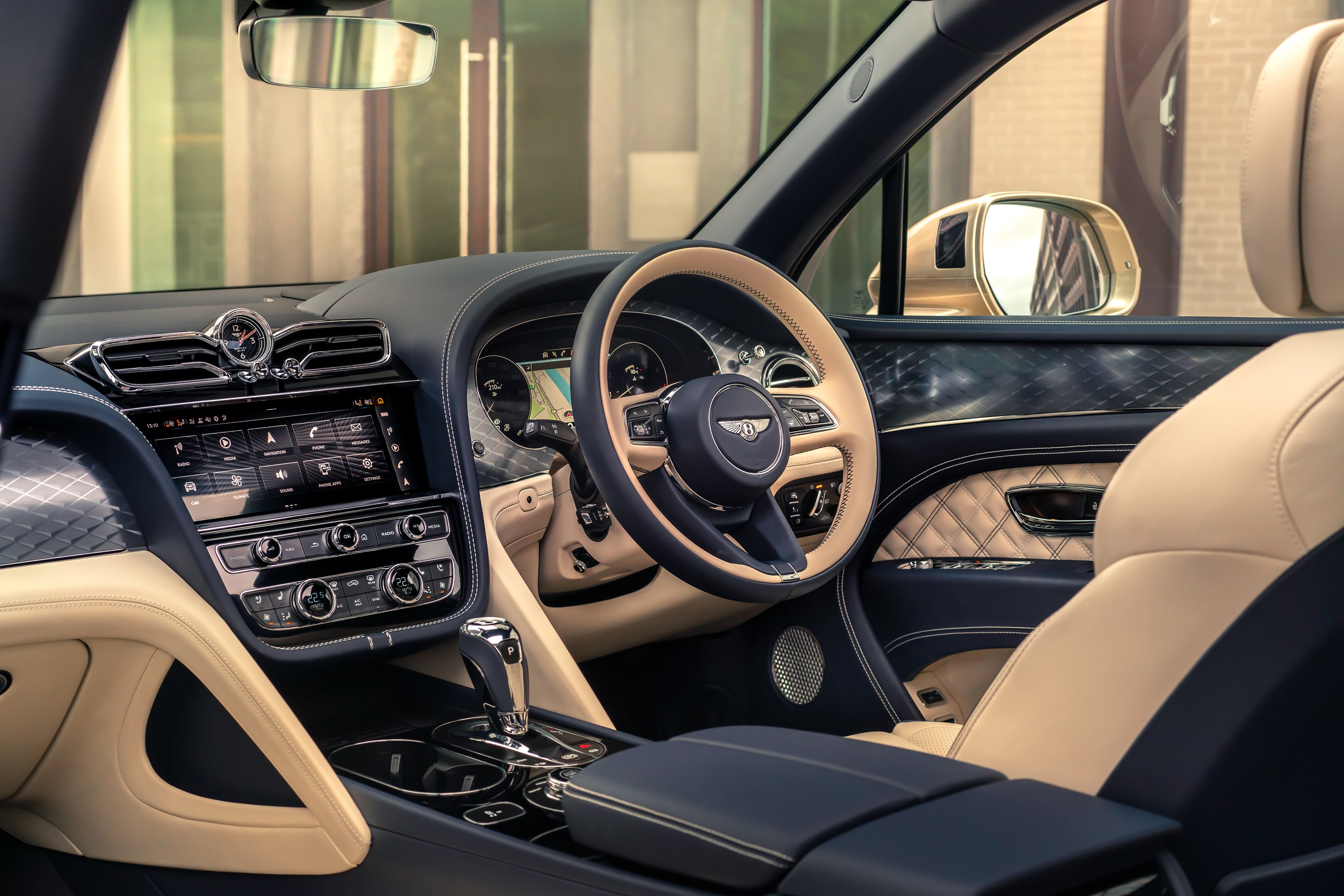 Bentley Bentayga Hybrid interieur