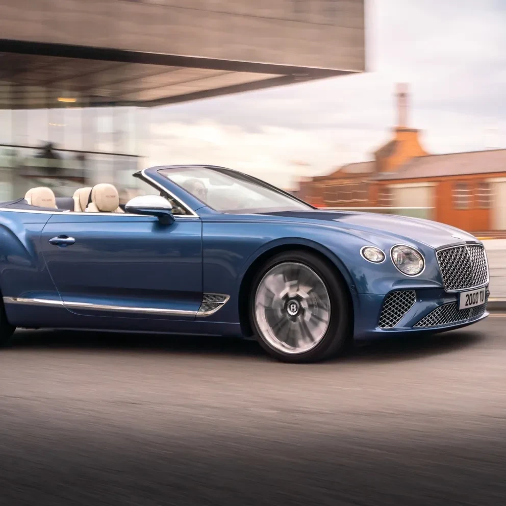 Bentley Continental GT op de weg