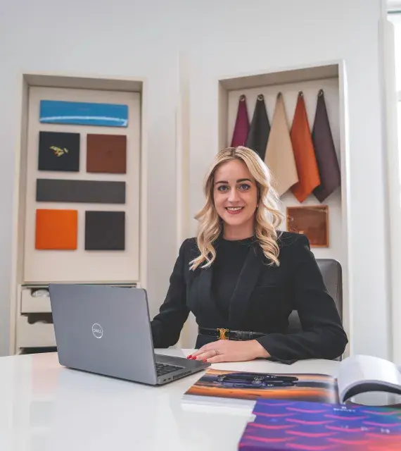 Portretfoto Mandy Kroesbergen Bentley Leusde Marketing Manager