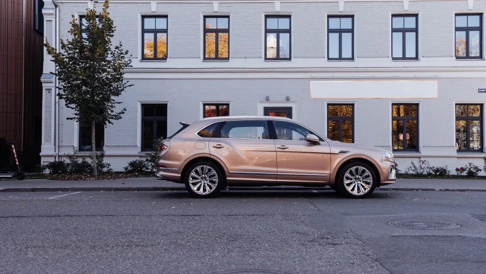 Bentayga EWB AZURE